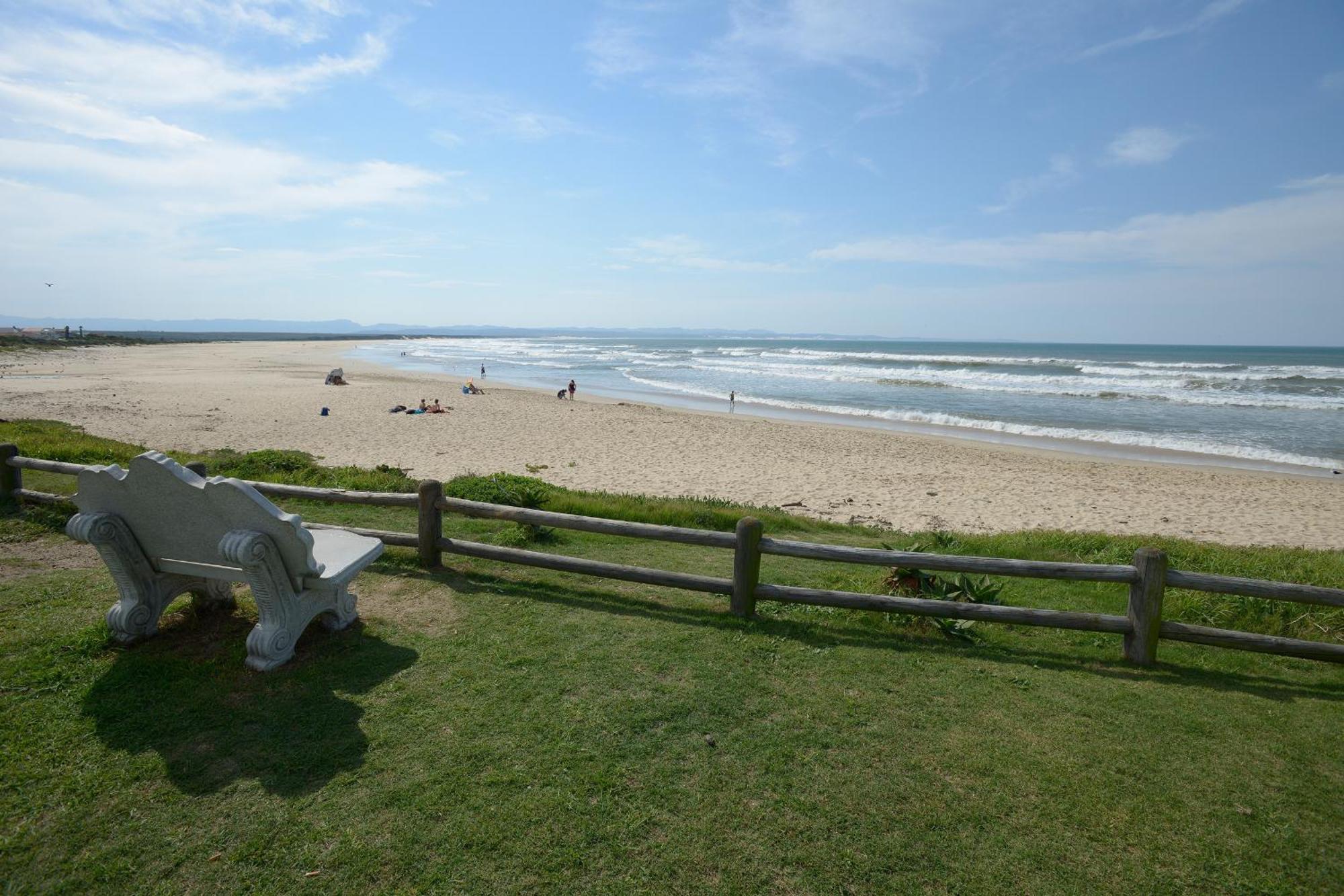 Albatross Beach Guest House Jeffreys Bay Exterior photo